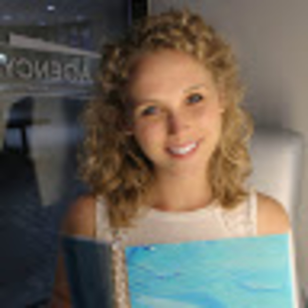 Meet your Posher, Kelli